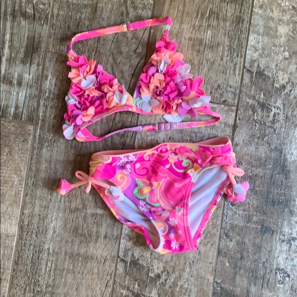 Pucci print with pretty flowers 💐 baby bikini